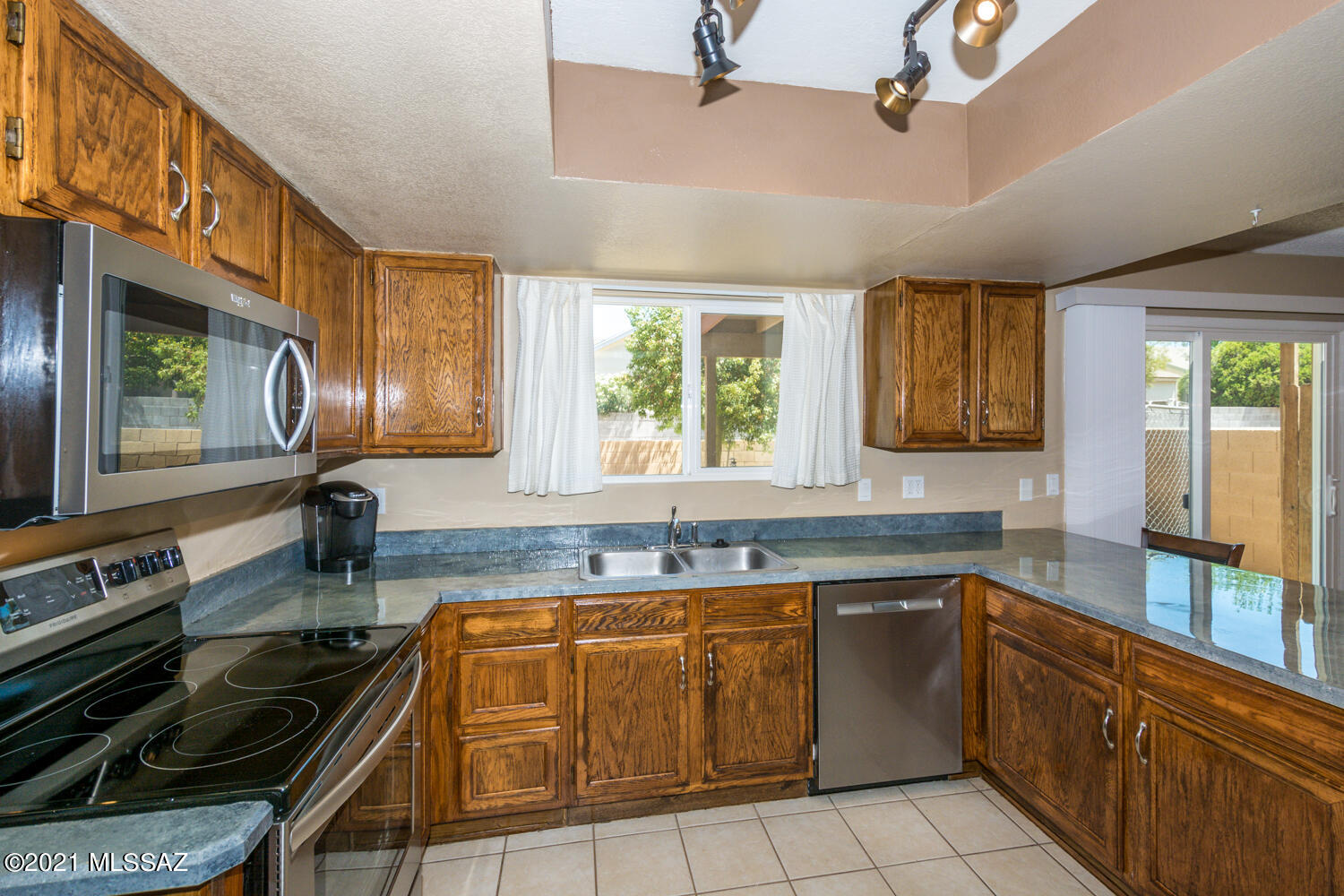 4354 West Bunk House Road Tucson, AZ 85741 - Photo 6 of 44