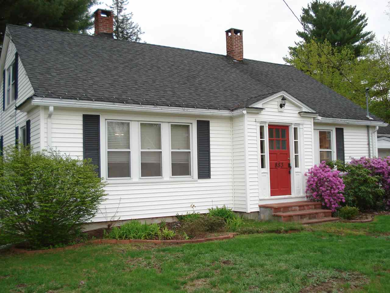 853 Portland Street Rochester, NH 03868 - Photo 2 of 30