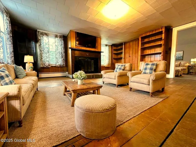 $799,999 | 230 S Road, Stephentown, NY 12018