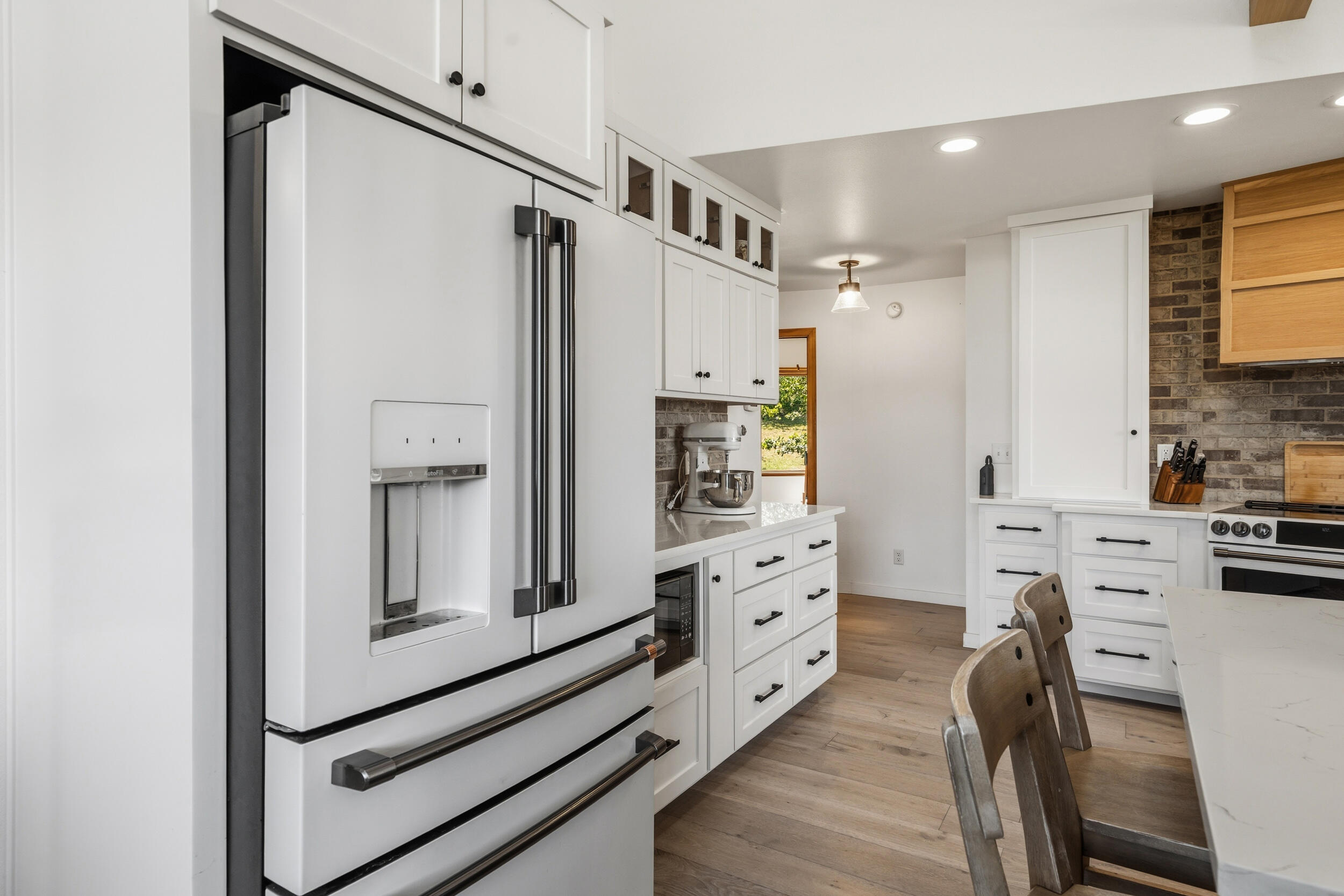 226 Entrada Drive Eagle Point, OR 97524 - Photo 7 of 62