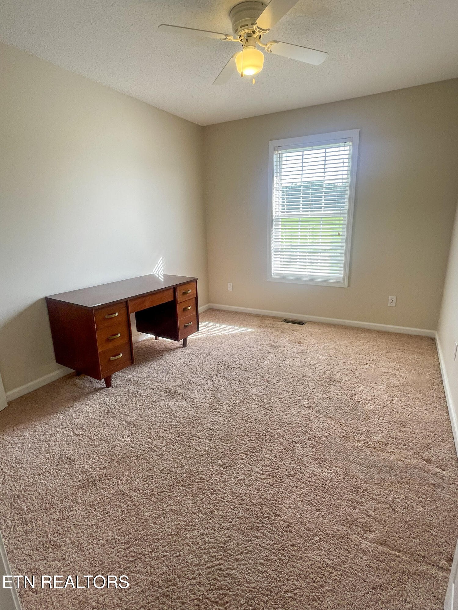 299 Jesse Loop Crossville, TN 38555 - Photo 16 of 32 an empty room with window