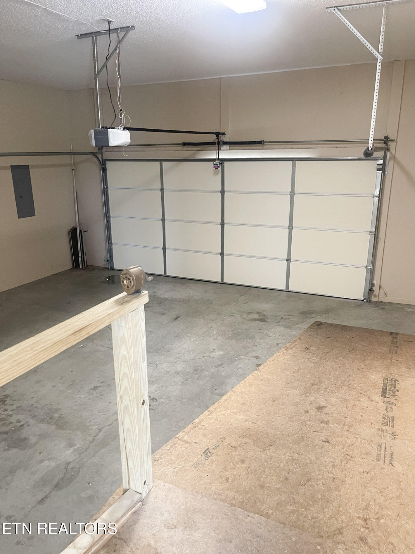 299 Jesse Loop Crossville, TN 38555 - Photo 25 of 32 a view of a garage