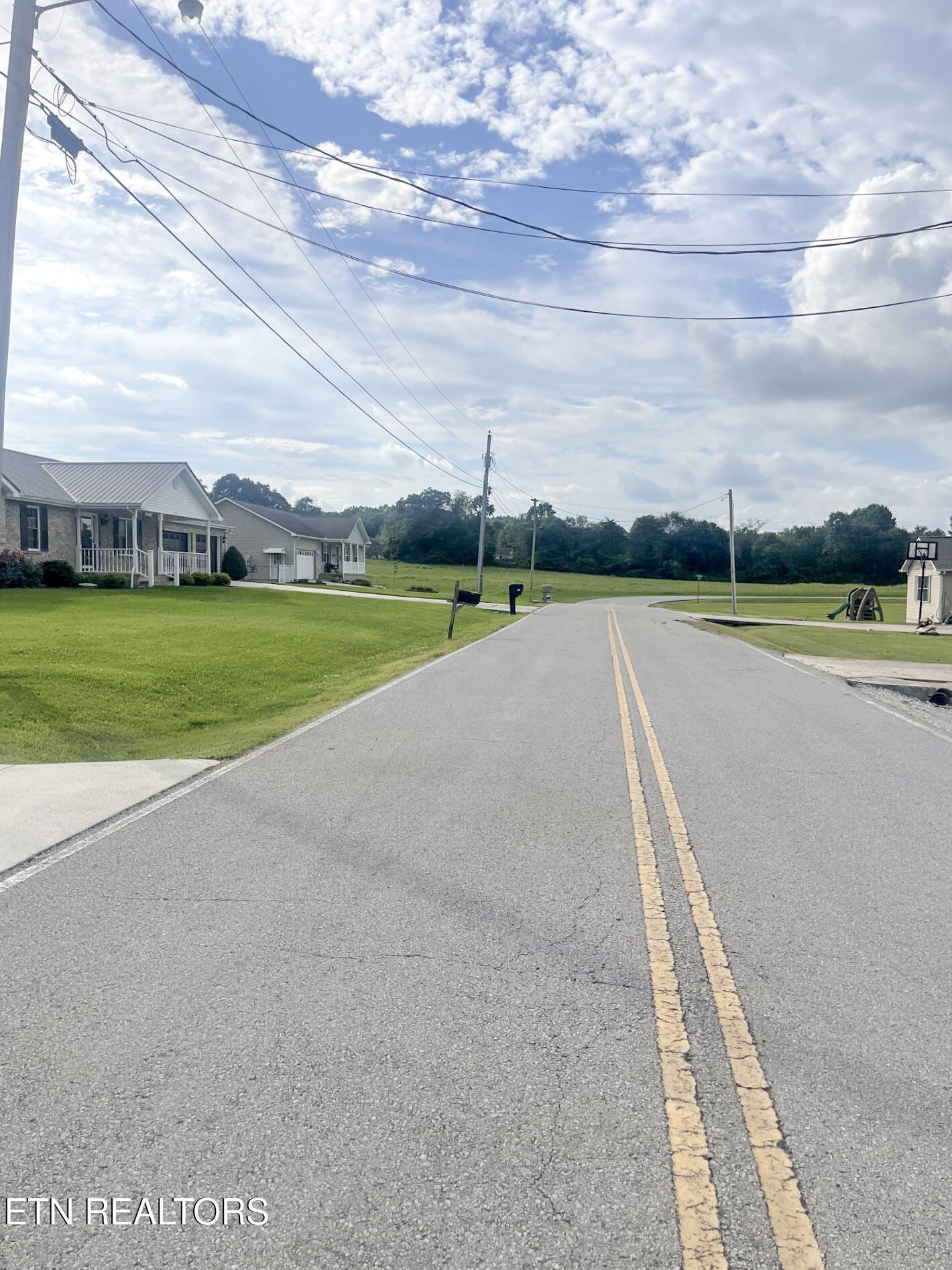 299 Jesse Loop Crossville, TN 38555 - Photo 32 of 32 a view of outdoor space and yard