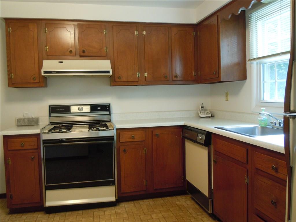1434 Mayview Road Upper St. Clair, PA 15241 - Photo 4 of 17 Gallery Image 4