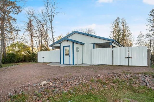 $500,000 | 30995 U.S. Rte 2, Ashland, WI 54806