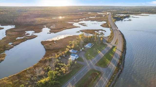 $500,000 | 30995 U.S. Rte 2, Ashland, WI 54806