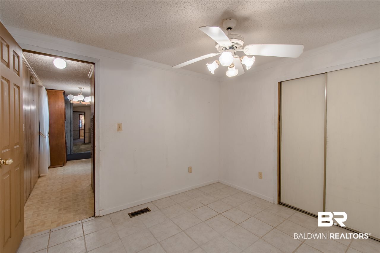 19253 North East River Road Silverhill, AL 36576 - Photo 34 of 49 Ceiling Fan