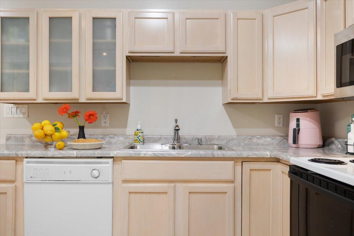 16153 Krob Road Union Pier, MI 49129 - Photo 17 of 73 Kitchen
