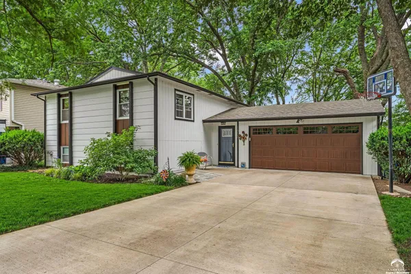 $329,000 | 1613 West 28th Terrace, Lawrence, KS 66046