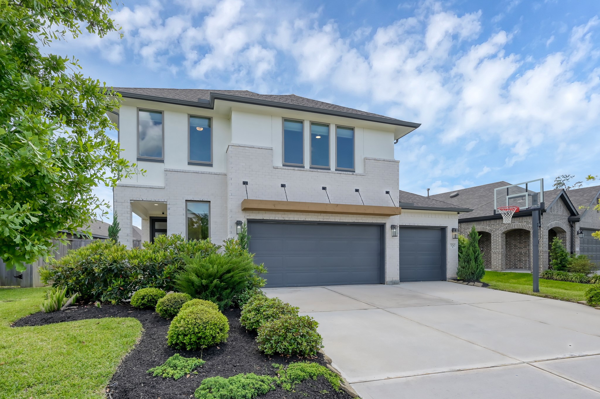 550 Chestnut Reef Court Conroe, TX 77304 - Photo 4 of 46