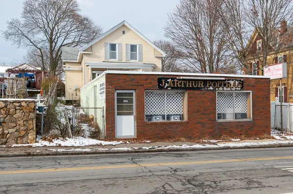 $750,000 | 525 Chelmsford Street, Lowell, MA 01851
