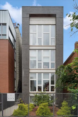 $729,500 | 2446 West Augusta Boulevard, Unit 3, Chicago, IL 60622