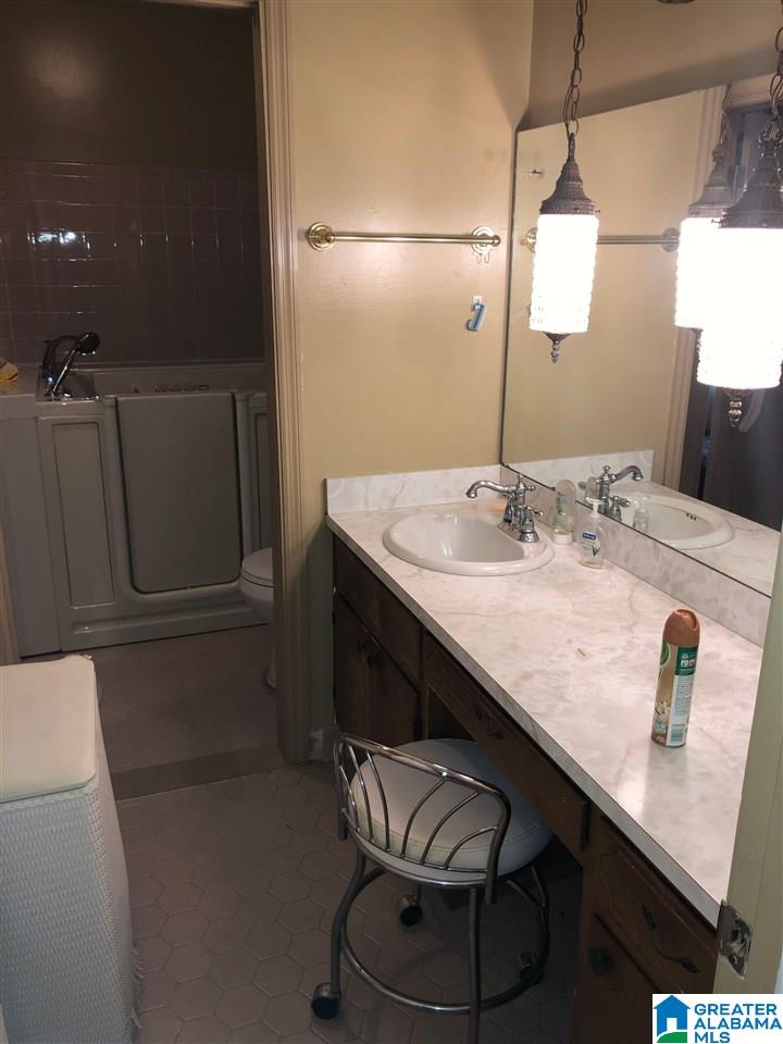 917 26th Street Southwest Birmingham, AL 35211 - Photo 15 of 20