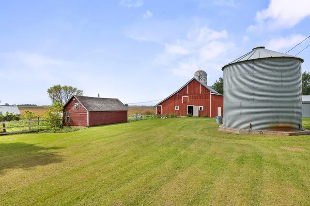 $450,000 | 62945 230th Street, Litchfield, MN 55355