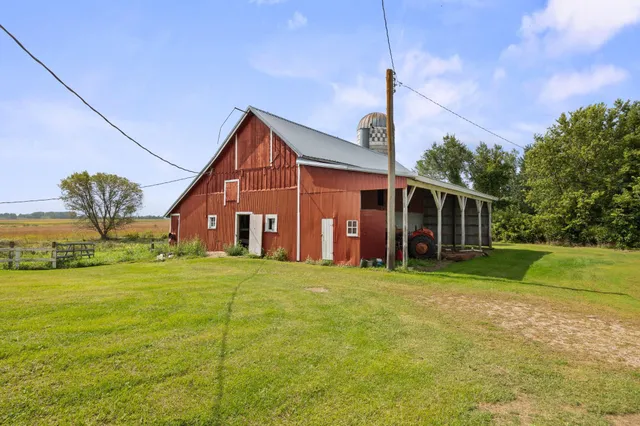 $450,000 | 62945 230th Street, Litchfield, MN 55355