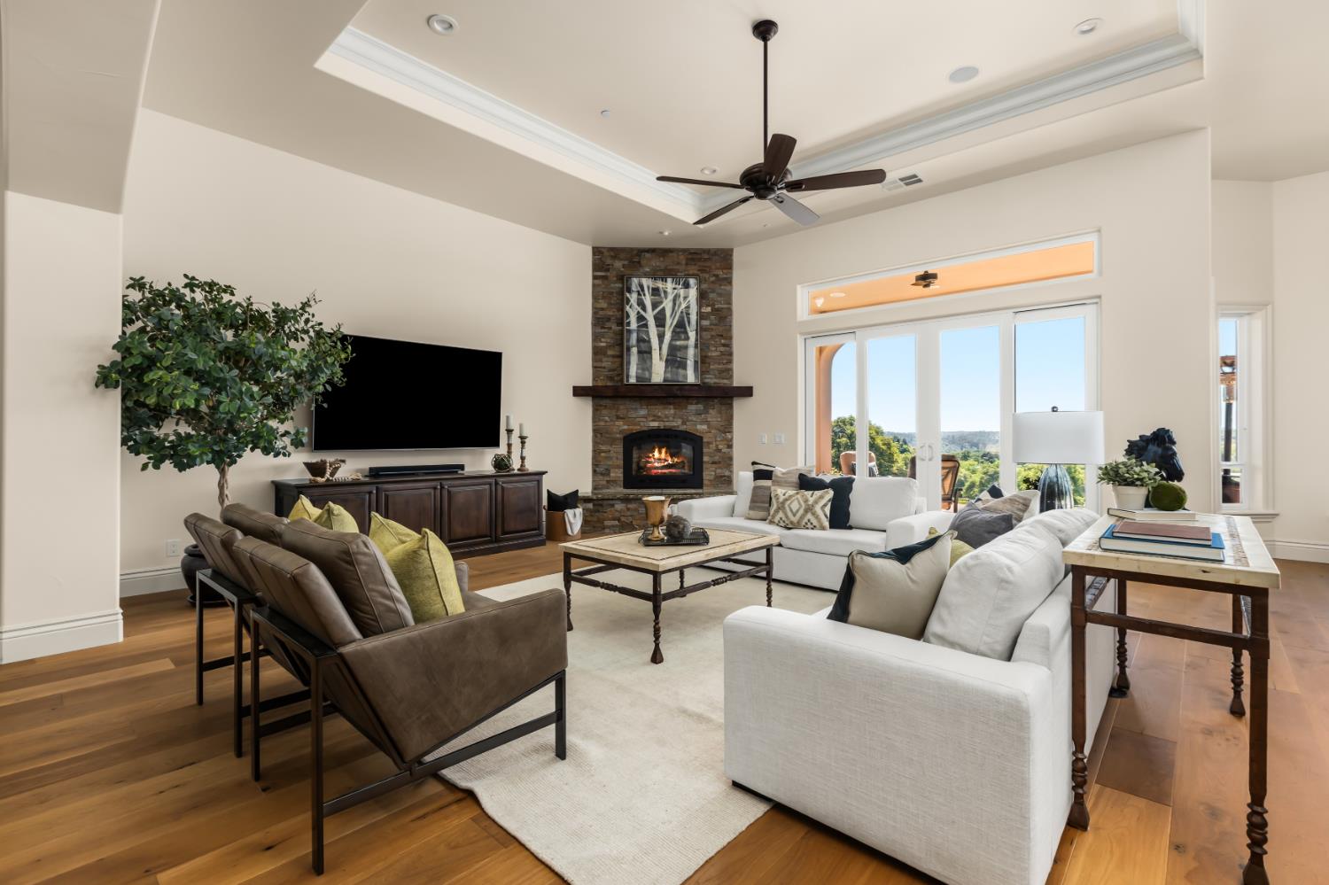 2385 Bald Hill Road Auburn, CA 95603 - Photo 14 of 63 Expansive great room with approx. 12' ceilings