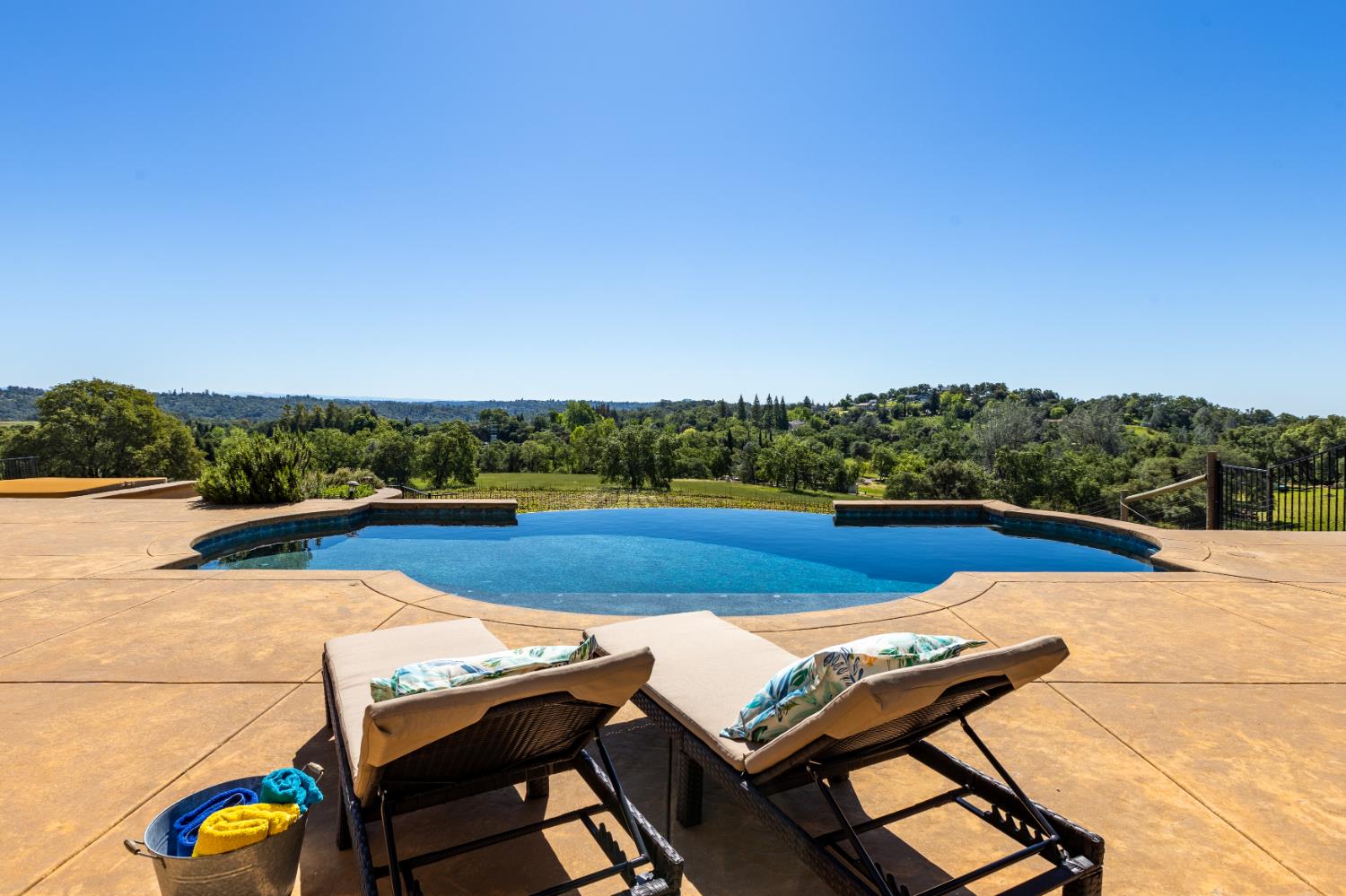 2385 Bald Hill Road Auburn, CA 95603 - Photo 34 of 63 Saltwater chlorination Plumbed for solar heating