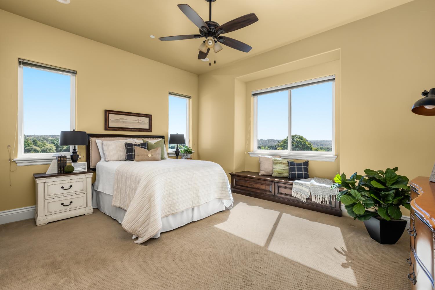 2385 Bald Hill Road Auburn, CA 95603 - Photo 39 of 63 Ensuite with built in sitting bench and walk in closet