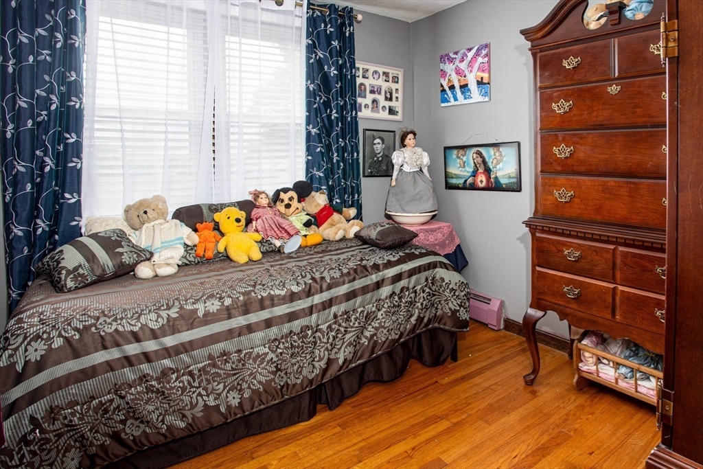 166 Stonehaven Road Fall River, MA 02723 - Photo 19 of 33 a bedroom with a bed and a window