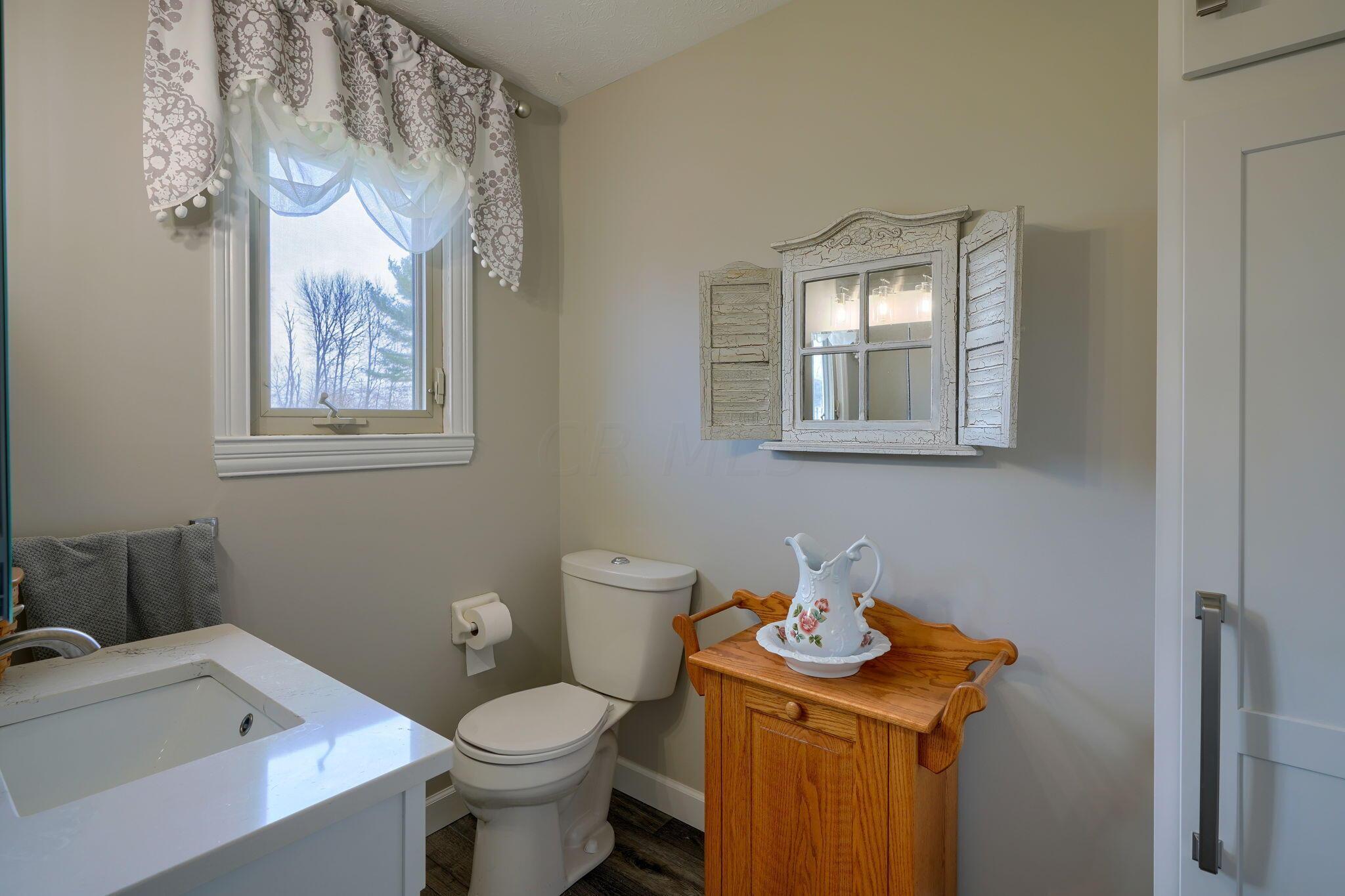 1360 Heister Road Northwest Lancaster, OH 43130 - Photo 21 of 63 1st floor 1/2 bath