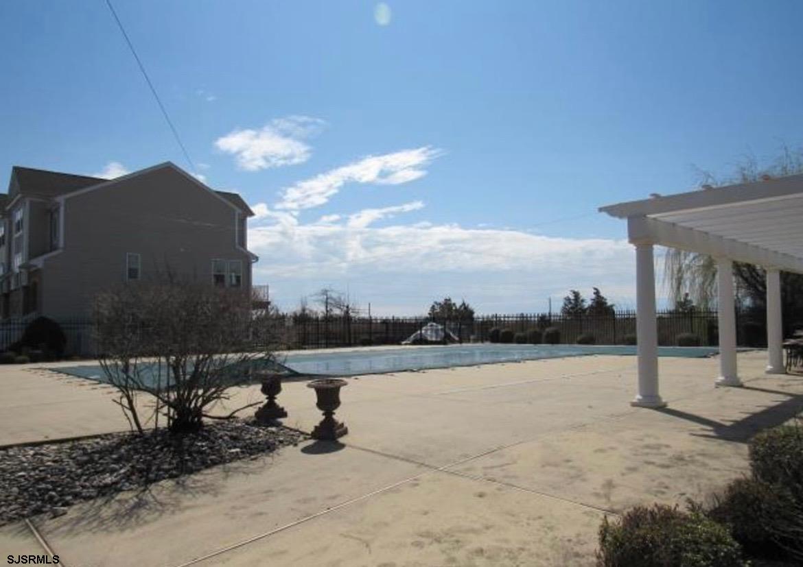 130 Dunlin Lane, Unit 16 Pleasantville, NJ 08232 - Photo 45 of 47 a view of a terrace