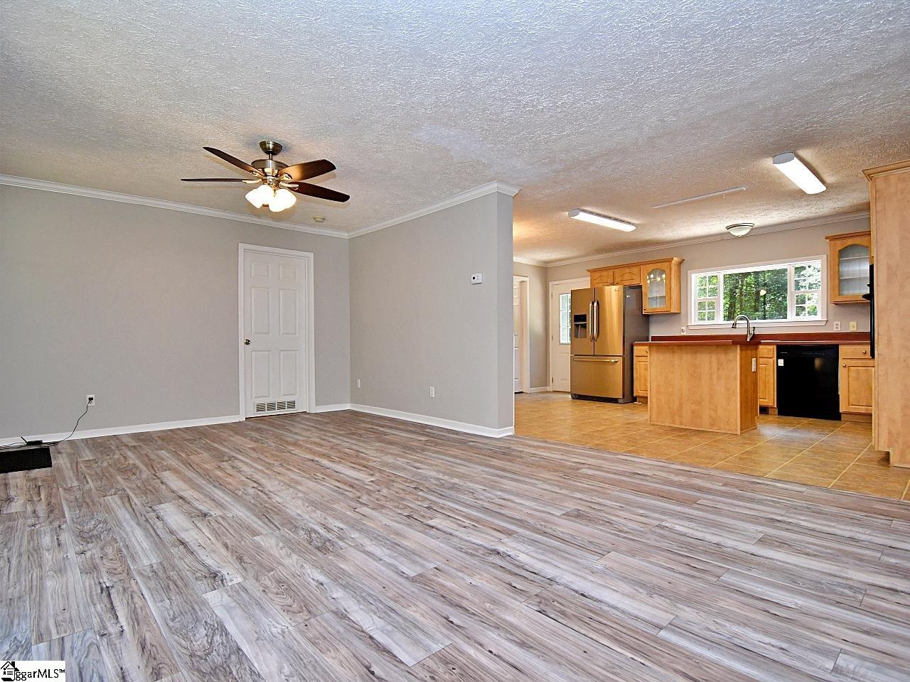 623 Bill Pearson Road Woodruff, SC 29388 - Photo 17 of 36