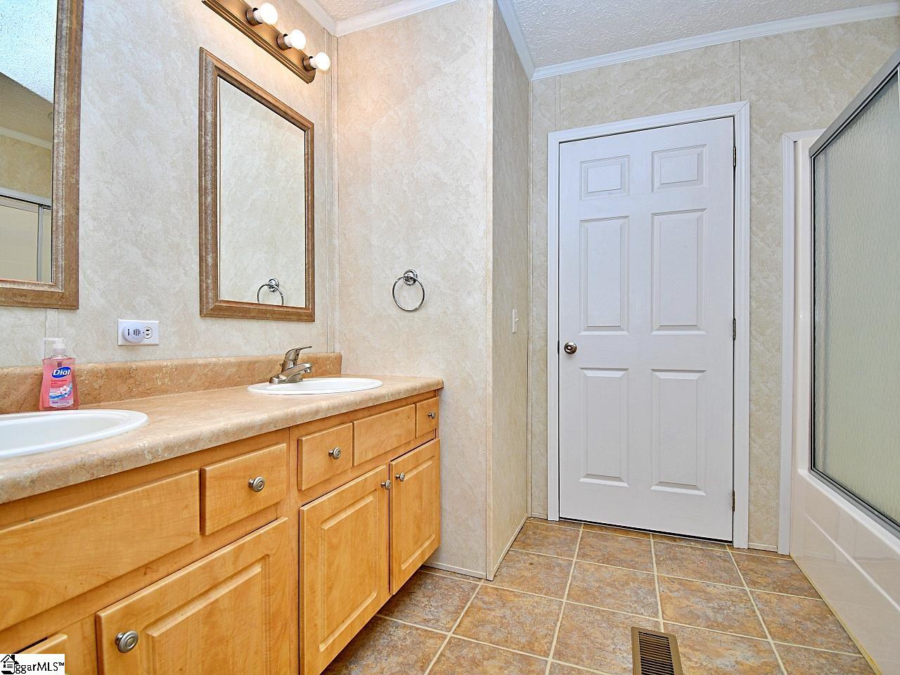 623 Bill Pearson Road Woodruff, SC 29388 - Photo 23 of 36