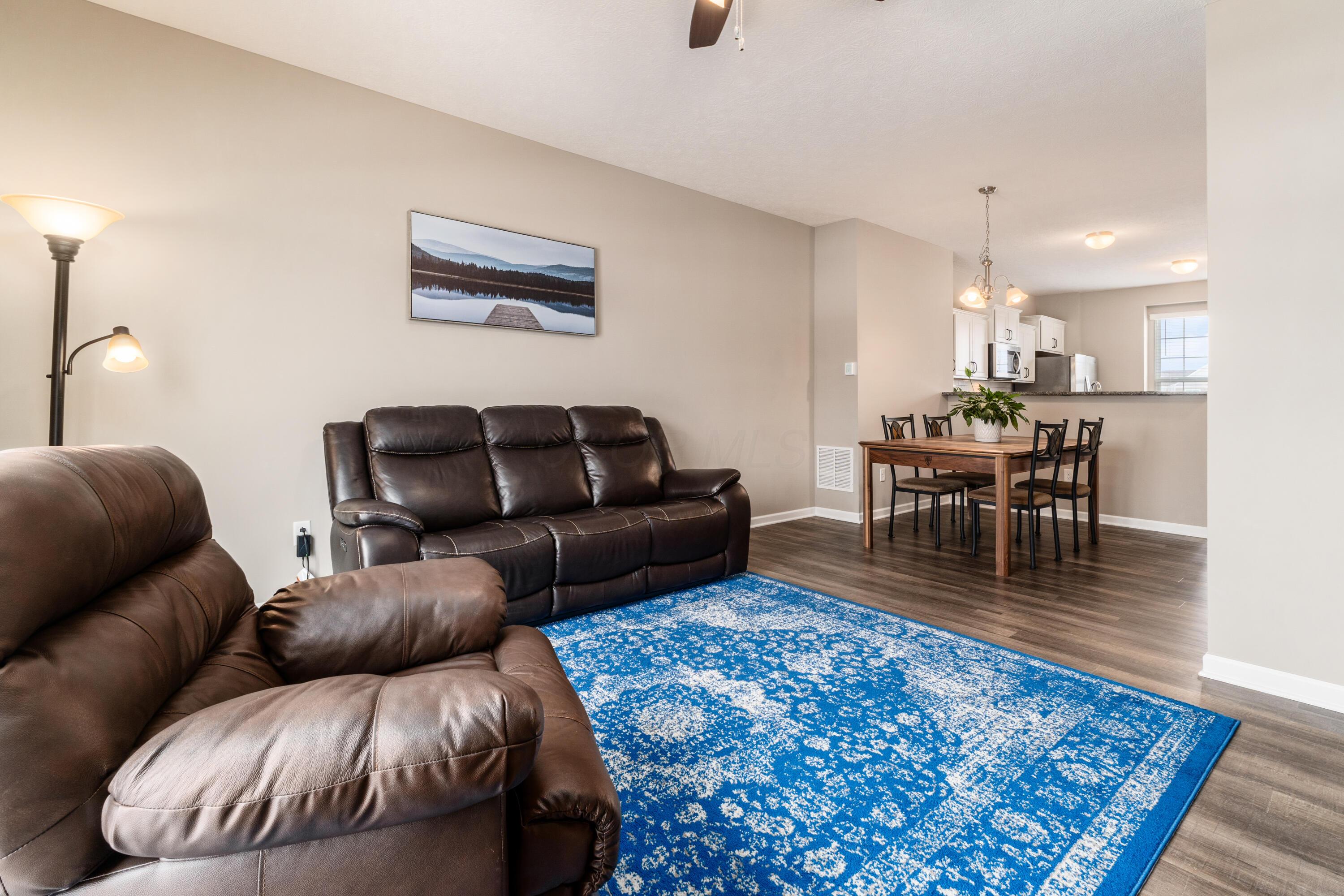 296 Autumn Ridge Circle Pickerington, OH 43147 - Photo 7 of 24 Livingroom