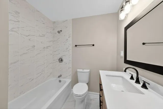 $229,000 | 2816 West 38th Place, Hobart, IN 46342