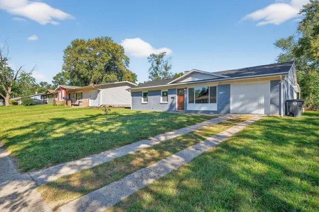 $229,000 | 2816 West 38th Place, Hobart, IN 46342