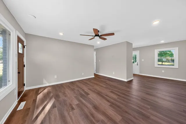 $229,000 | 2816 West 38th Place, Hobart, IN 46342