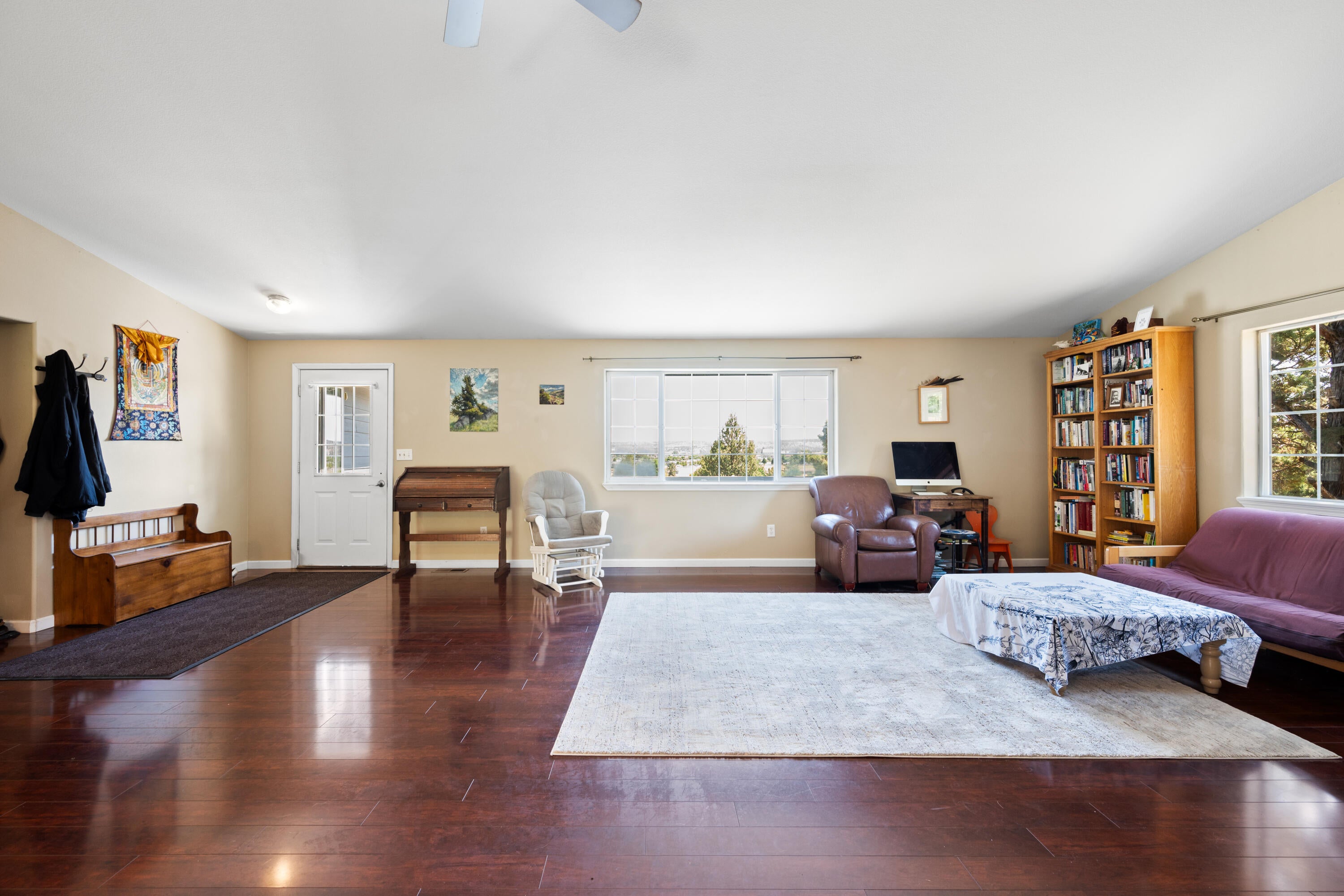 698 Deer Ridge Court Madras, OR 97741 - Photo 23 of 41 698DeerRidgeCt-24