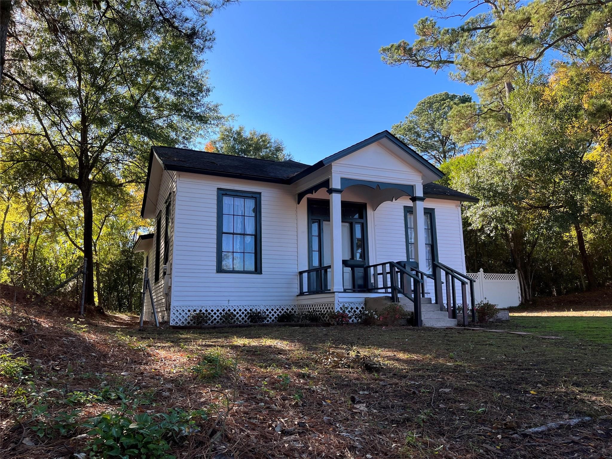 1002 Old Madisonville Road Huntsville, TX 77320 - Photo 2 of 9