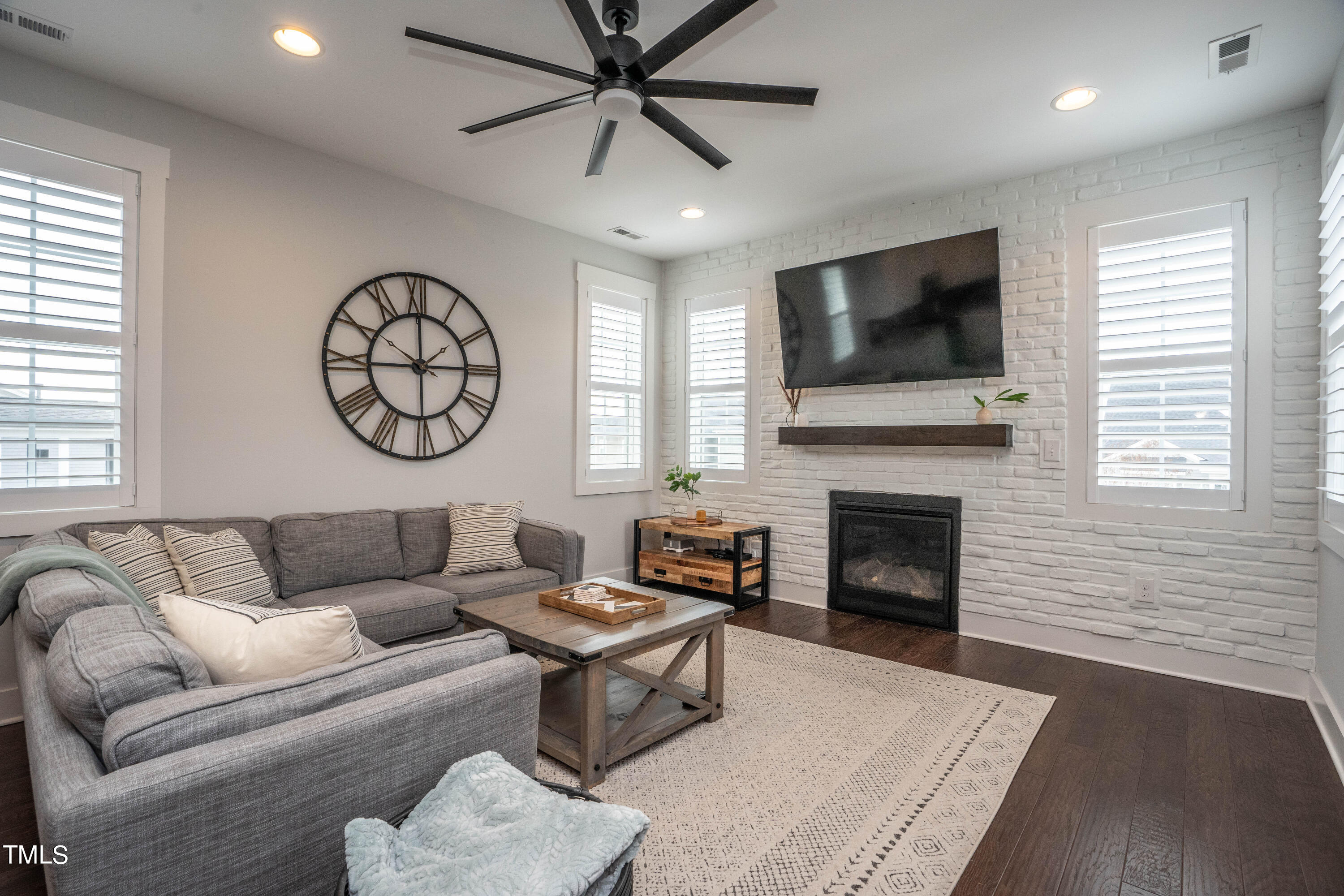 312 Liberty Star Road Wendell, NC 27591 - Photo 7 of 38 Living Room