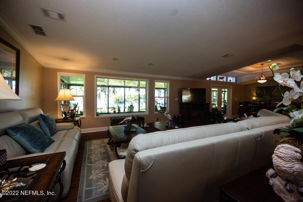 105 South Lake George Drive Georgetown, FL 32139 - Photo 16 of 71 a living room with furniture and a large window