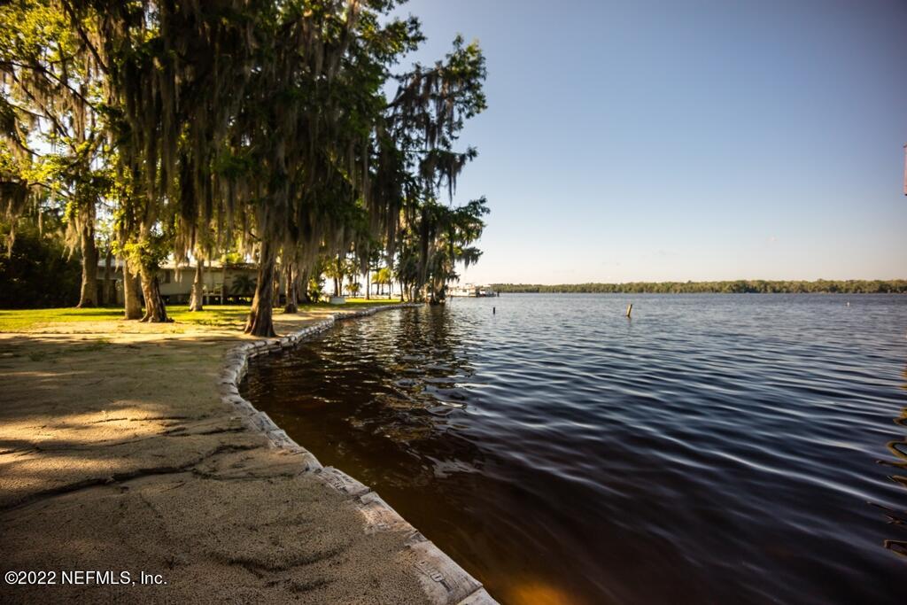 105 South Lake George Drive Georgetown, FL 32139 - Photo 60 of 71 a view of an ocean