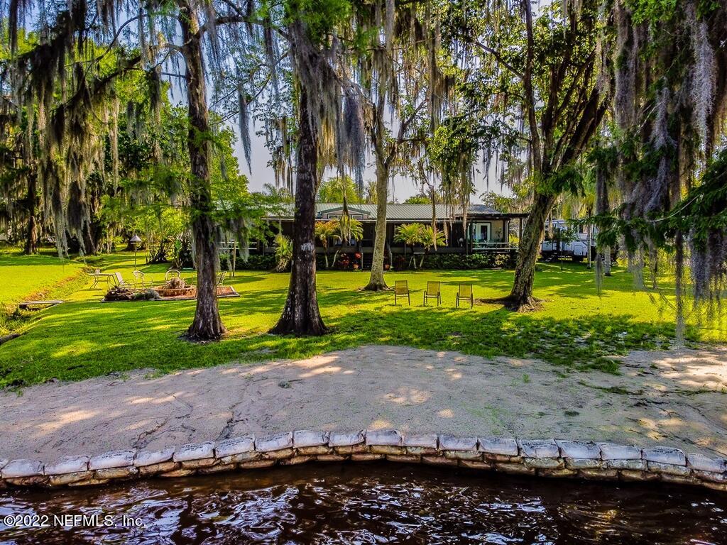 105 South Lake George Drive Georgetown, FL 32139 - Photo 65 of 71 a view of a park with large trees
