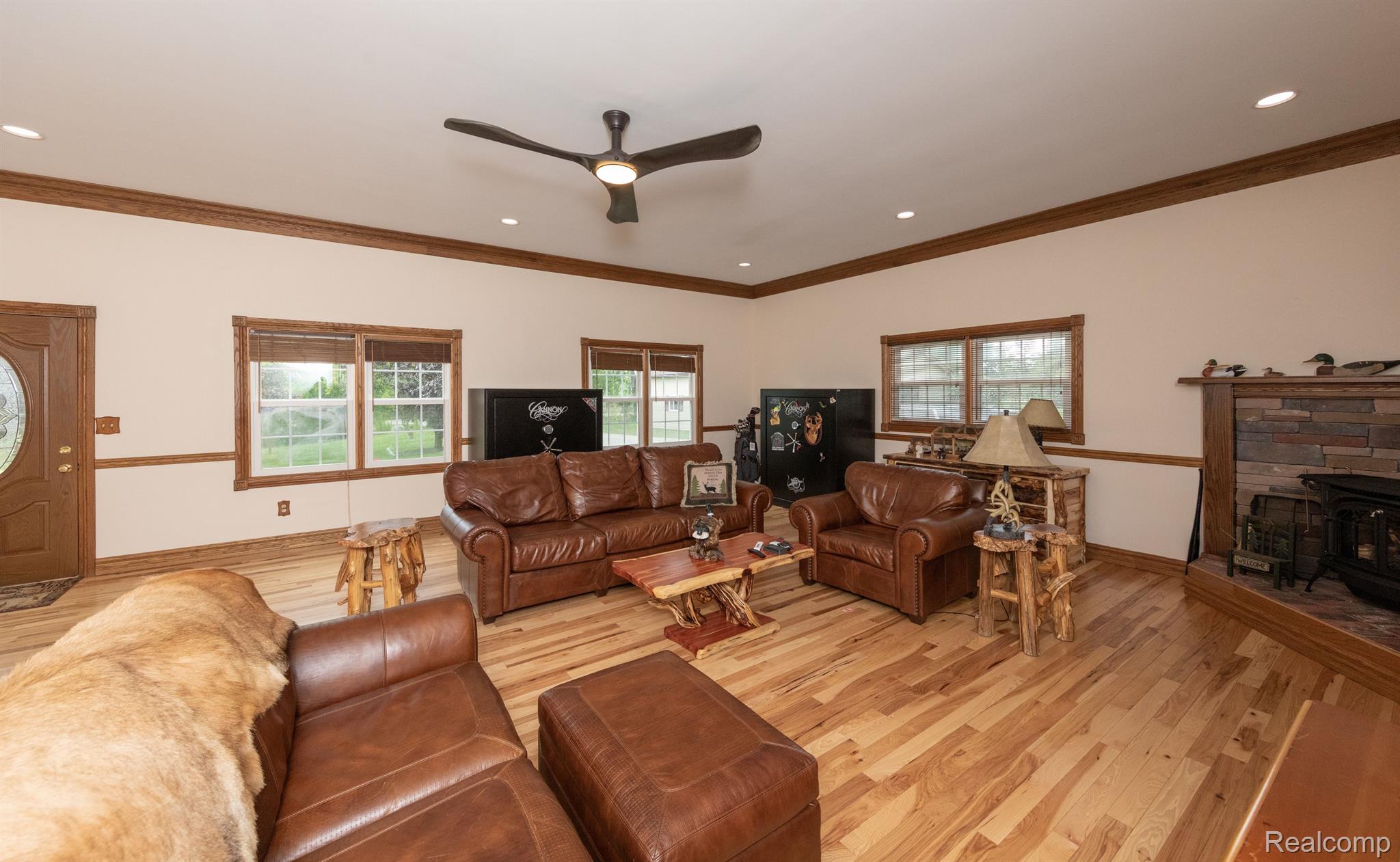 5559 Cade Road Imlay City, MI 48444 - Photo 33 of 98 Family room