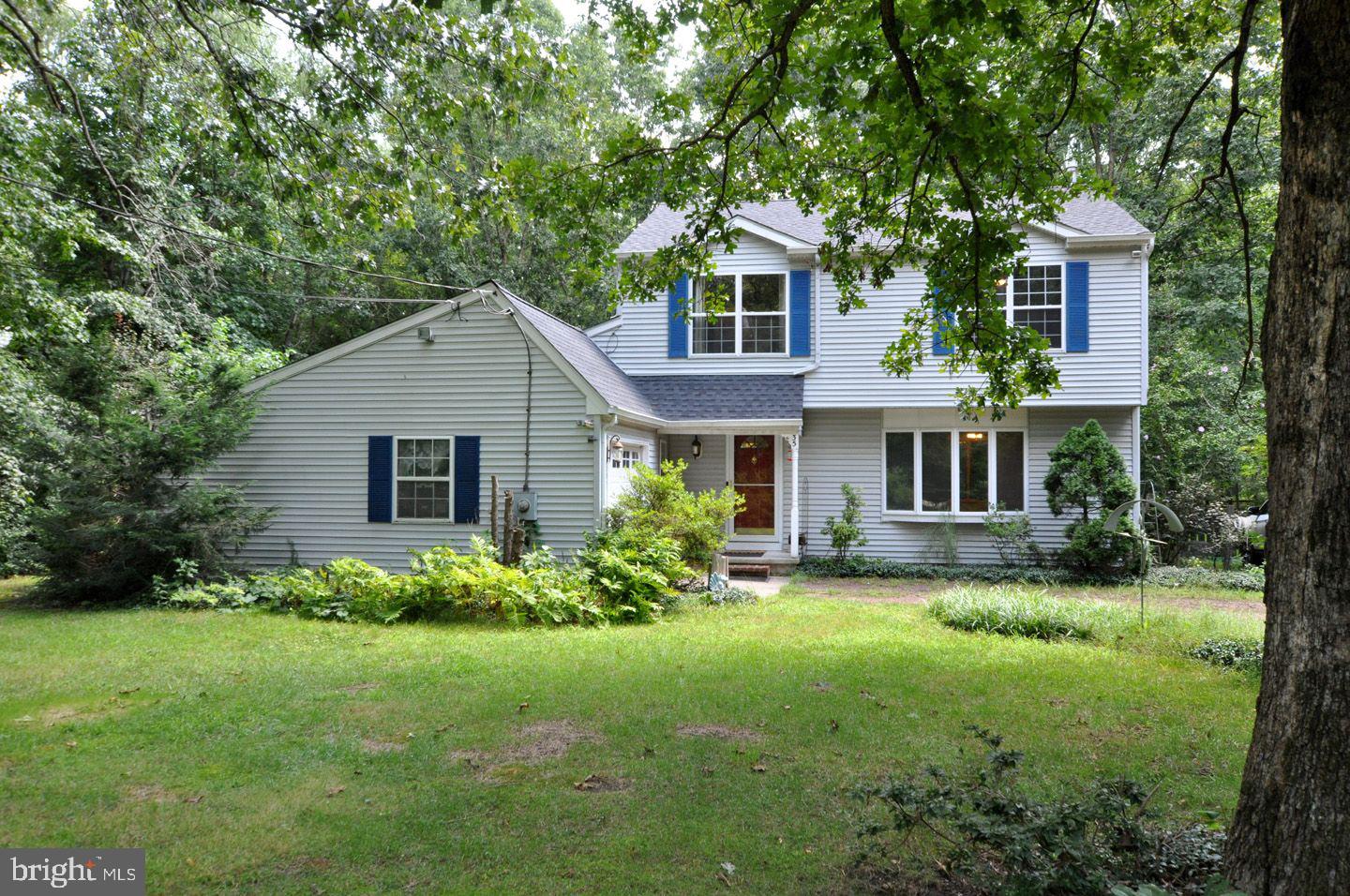 35 Norcross Road Berlin, NJ 08009 - Photo 2 of 33 Front of home with one car attached garage