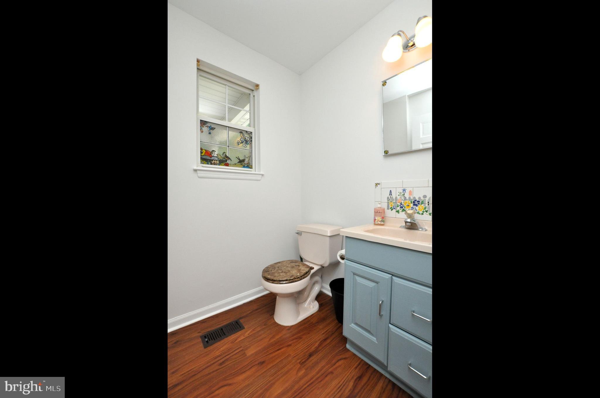 35 Norcross Road Berlin, NJ 08009 - Photo 15 of 33 Powder room on first floor