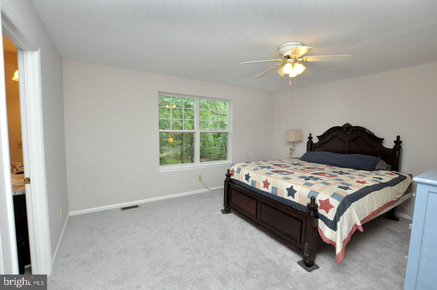 35 Norcross Road Berlin, NJ 08009 - Photo 16 of 33 Main bedroom with bath and closet