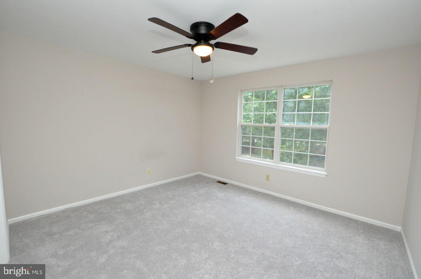 35 Norcross Road Berlin, NJ 08009 - Photo 20 of 33 Second bedroom with ceiling fam