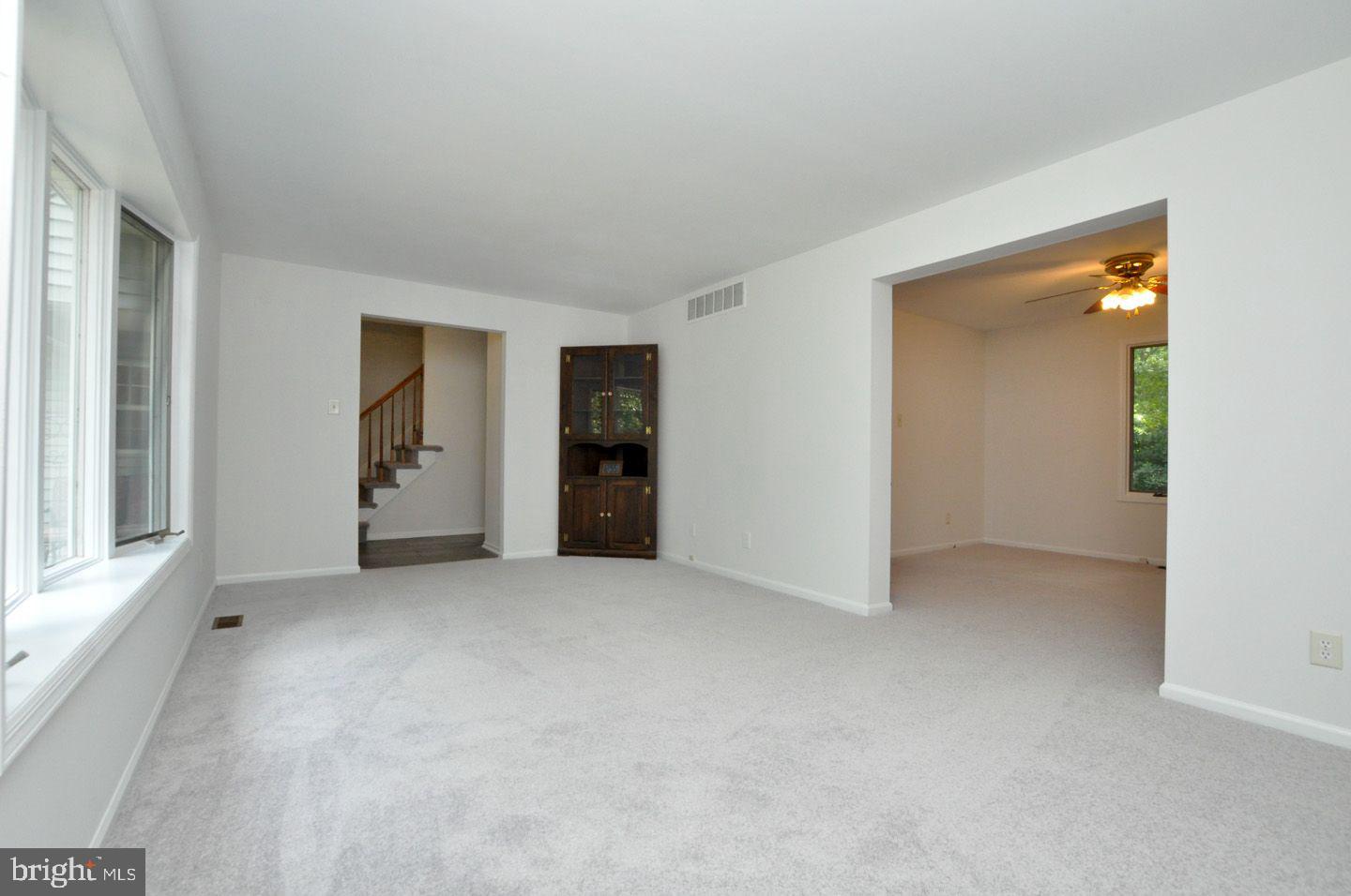 35 Norcross Road Berlin, NJ 08009 - Photo 5 of 33 living room open to dining rm