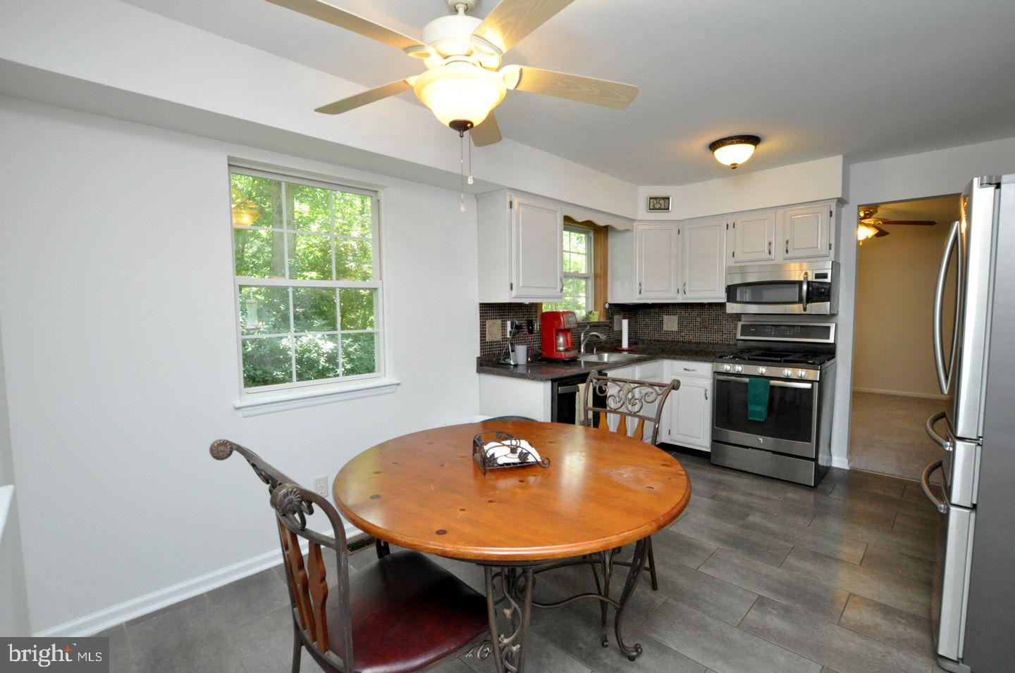 35 Norcross Road Berlin, NJ 08009 - Photo 8 of 33 Eat in Kitchen