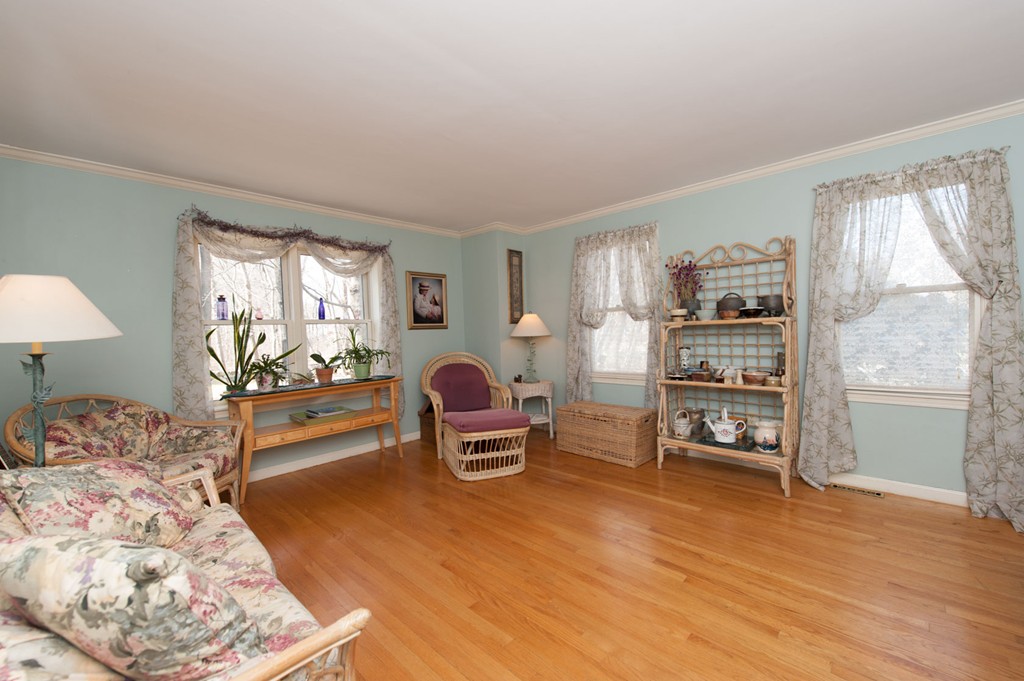 29 Paul Street Canton, MA 02021 - Photo 8 of 17 Gallery Image 8
