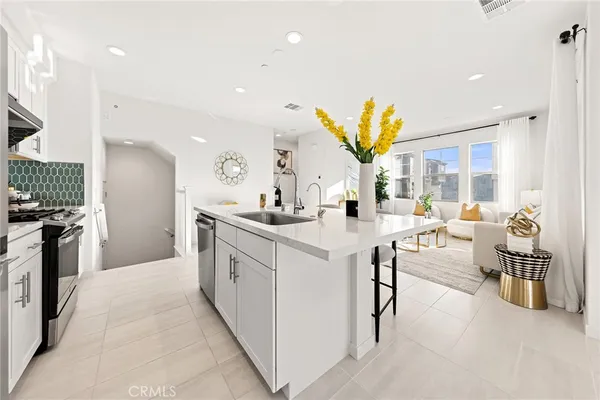 $869,999 | 200 Winterbrook, Lake Forest, CA 92610