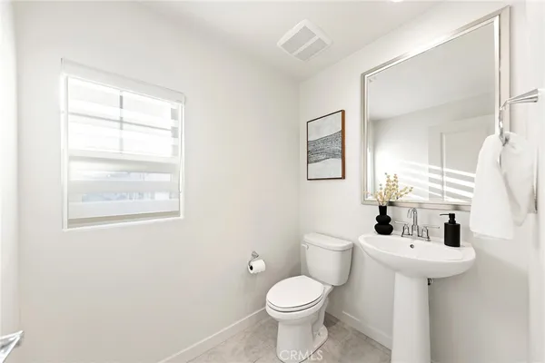 $869,999 | 200 Winterbrook, Lake Forest, CA 92610