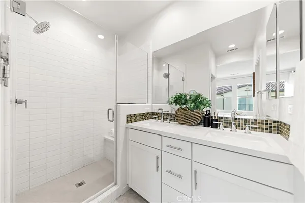 $869,999 | 200 Winterbrook, Lake Forest, CA 92610