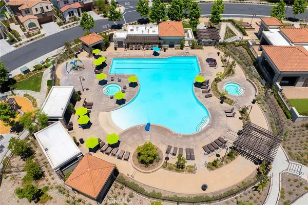 $869,999 | 200 Winterbrook, Lake Forest, CA 92610