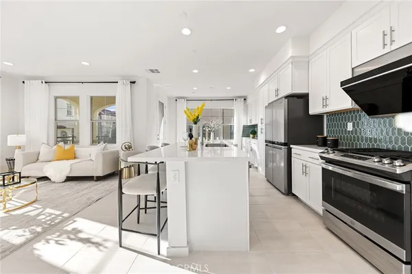 $869,999 | 200 Winterbrook, Lake Forest, CA 92610